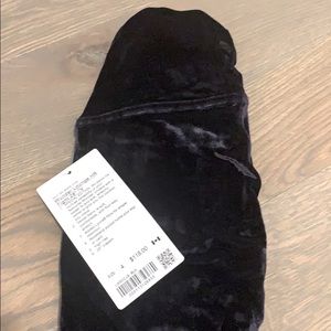 UNWORN Size 4 Lululemon Black Velvet Leggings